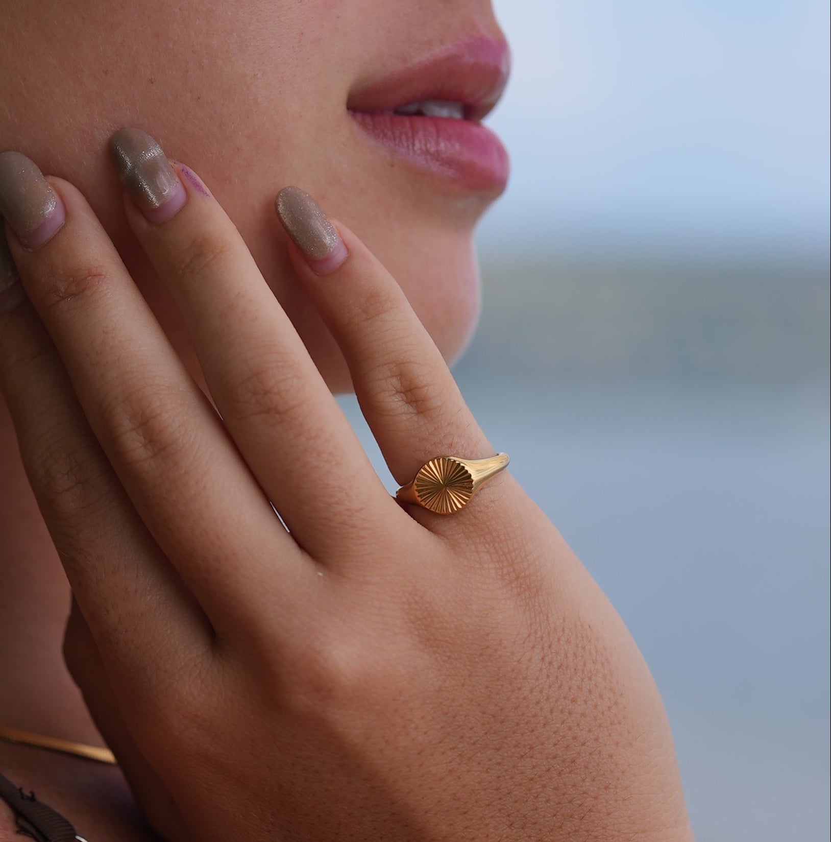 Gold Sunburst Round Signet Ring
