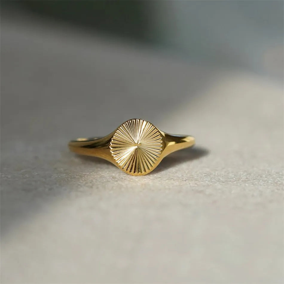 Gold Sunburst Round Signet Ring