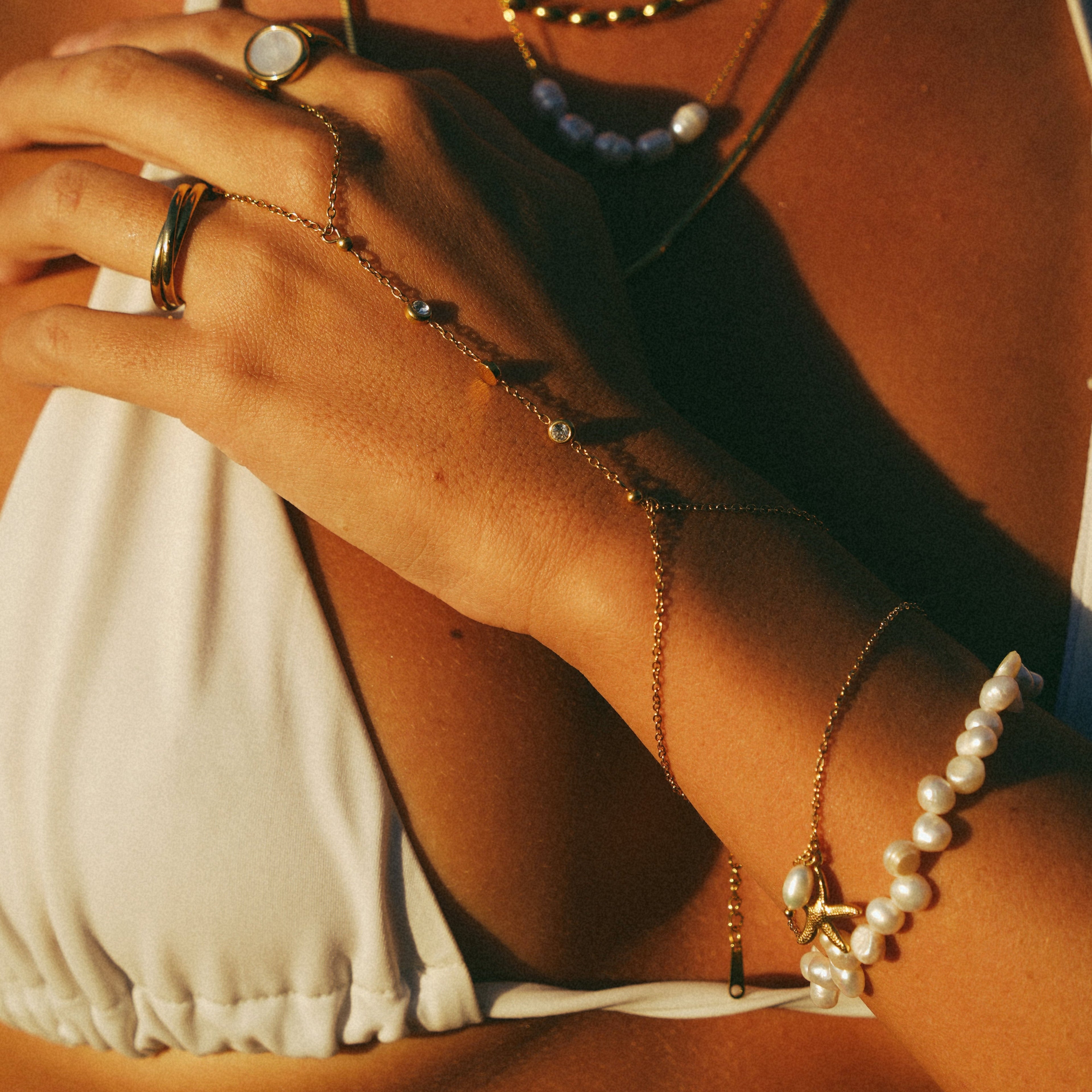 Pearl Beaded Rose Clasp Bracelet