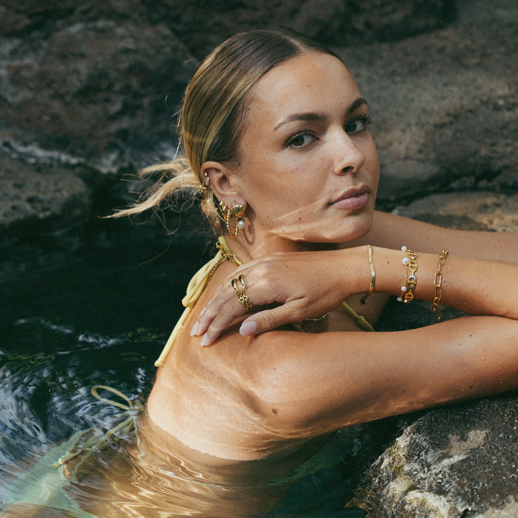 Gold Flat Herringbone Chain Bracelet