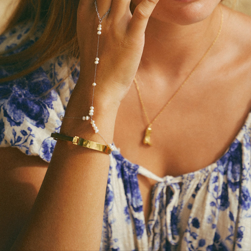 Gold Engravable Bar Bracelet