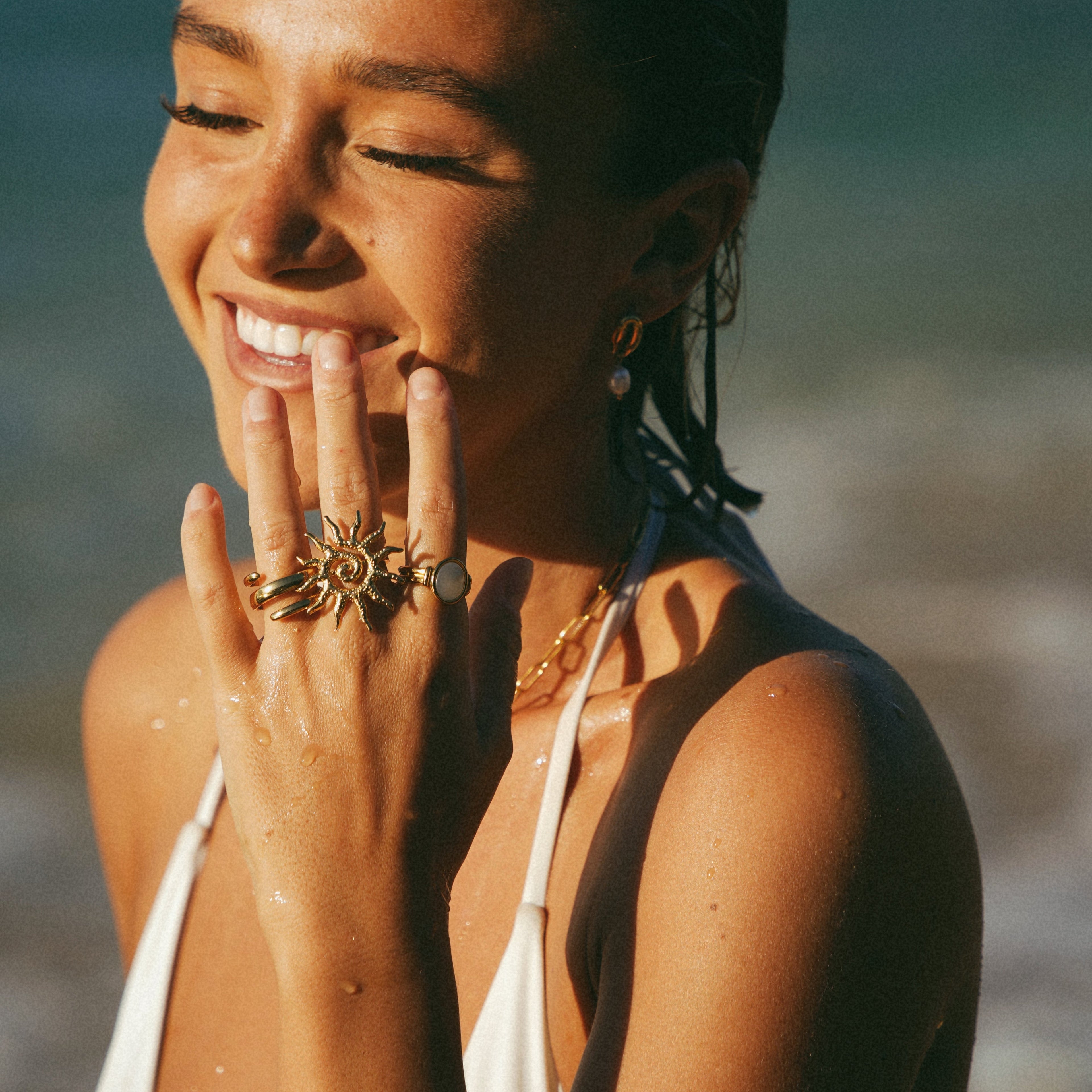 Gold Oval Moonstone Ring